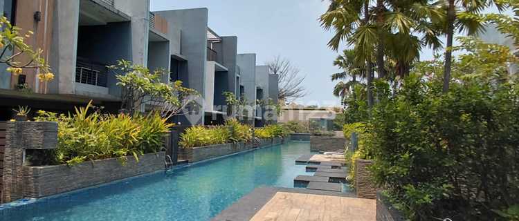 For Rent House in Kemang With Attic Room Strategic Location..... 1