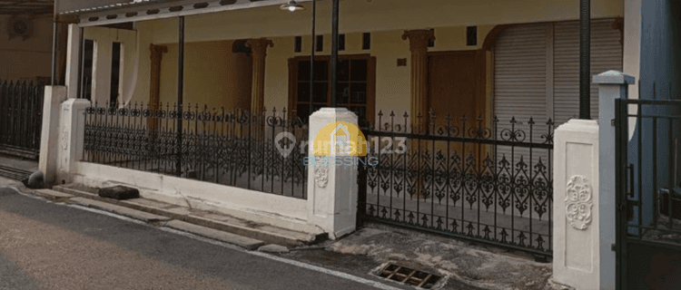 Dijual Rumah Bagus Luas di Jl. Badak, Semarang 1