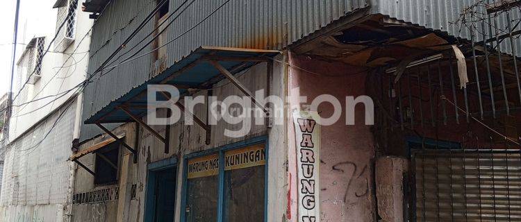 RUMAH TUA HITUNG TANAH DI PEJAGALAN BANDENGAN SELATAN 1