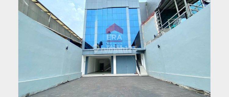 Ruko 3,5 Lantai Pinggir Jalan Lokasi Strategis Jatiwaringin  1