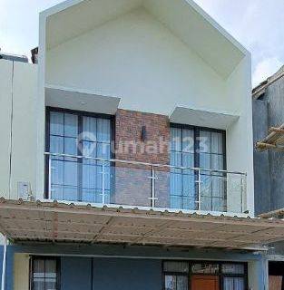 Rumah Townhouse Strategis Modern Cilangkap Akses Tol Stasiun  1