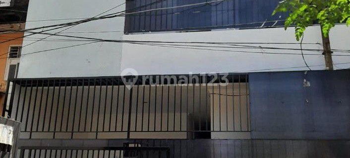 Strategic Rented Boarding House in Jakarta Near Mall and Campus 1