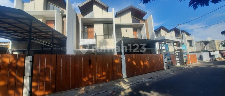 Strategic 600 Million House Pamulang Near Unpam Toll Station 1