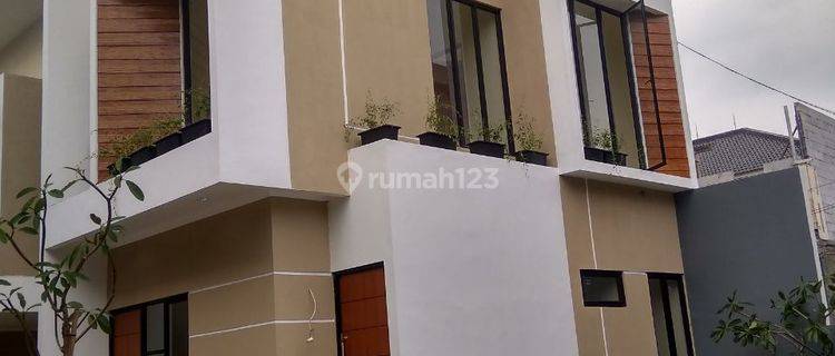 Rumah Townhouse Condet Kramat Jati Jakarta Dekat Tol Bandara  1