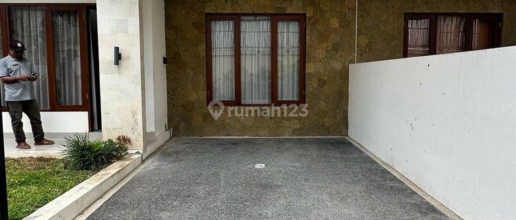 DISEWAKAN RUMAH ONE GATE SYSTEM FULLY FURNISHED SUNSET ROAD 1
