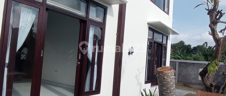 Disewakan Rumah Baru 2 Lantai View Sawah Di Sempidi, Badung, Bali 1