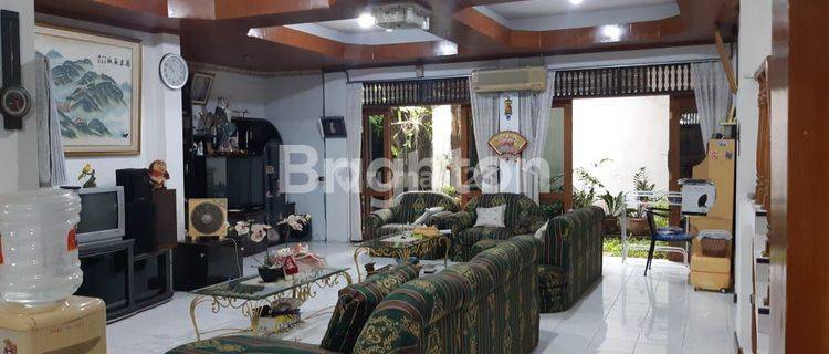 RUMAH MEWAH 2 LANTAI DI GATOT SUBROTO TENGAH DENPASAR 1