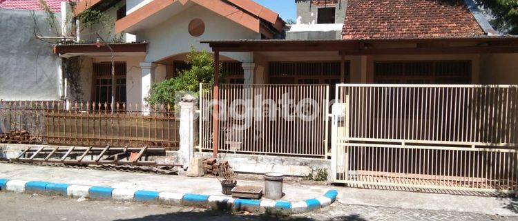 Rumah Lama Hitung Tanah di Perumahan Juanda Harapan Permai Sidoarjo  1