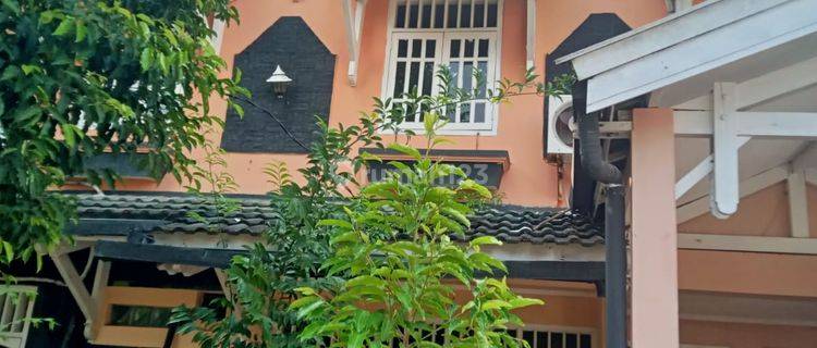 Dijual Cepat Rumah 2 Lantai Lokasi Di Semolowaru Timur KT 1