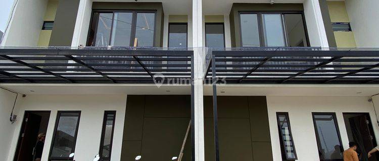 Rumah 2 Lantai Siap Huni Lokasi Strategis Nyaman Dan Damai 1