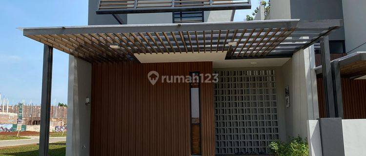 Rumah 2 Lantai Siap Huni Lokasi Strategi Dekat Tol Shm 1