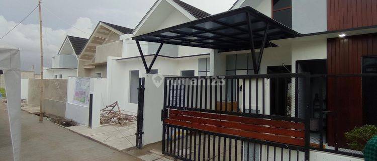 Jual Rumah Ful Furnished SHM Baru Strategis  1