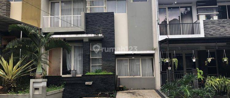 Rumah 2 Lantai Bagus Semi Furnished SHM Dago Resort Pakar,bandung 1