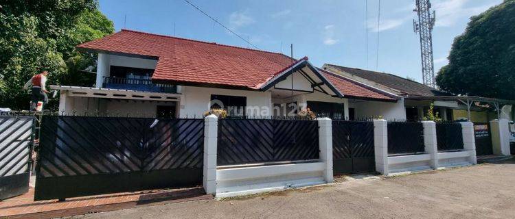 Rumah Dibawah Njop Dengan Taman Depan Belakang di Cijagra 1