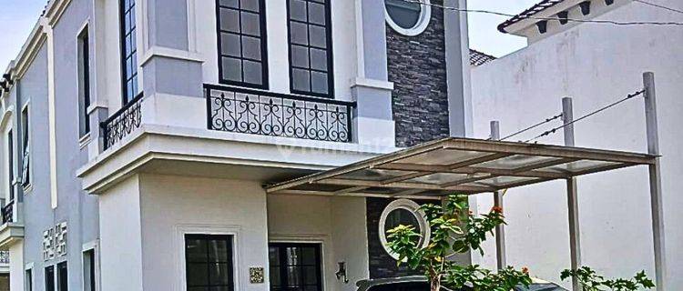 Rumah Modern Sevilla Townhouse Lokasi Strategis Dekat Golf 1