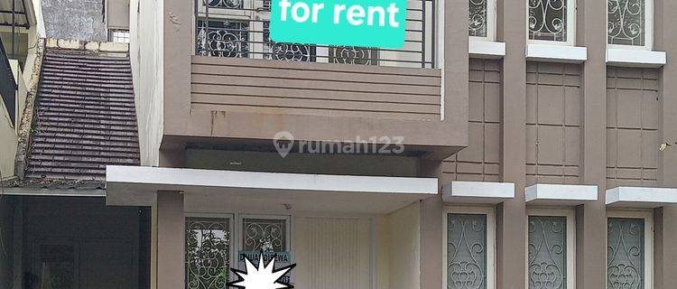 Rumah adem hijau dengan udara segar 1