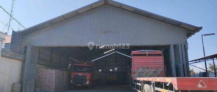 Warehouse for rent 400m² Ida Bagus Mantra SHm 1