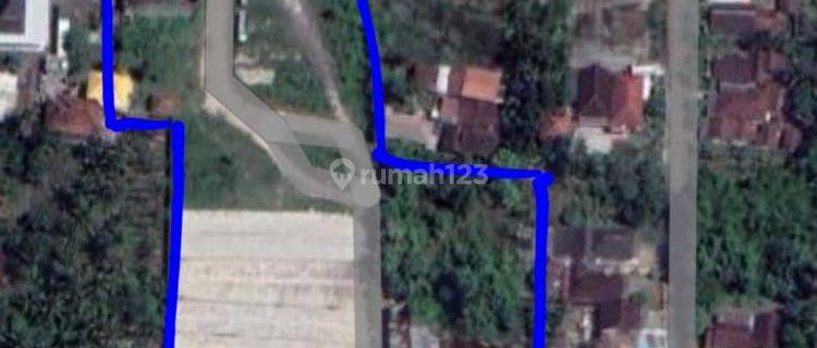 Dijual Segera!! Tanah dan Gudang milik pribadi di Jember DB 1
