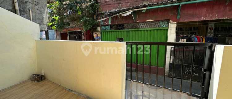 Passive Income: Filled Boarding House for Sale Near Pakuan Campus, Close to Unpak 1