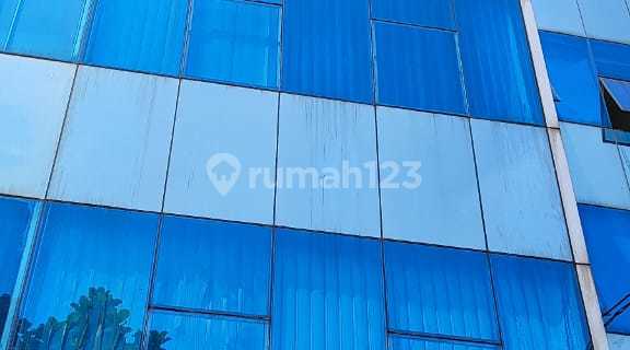 Rent a FLOOR of Ruko Plong with AC, STRATEGICALLY located in KEDOYA, West Jakarta 1