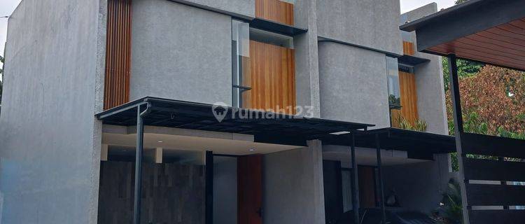 Rumah Bergaya Modern Minimalis Atau Klasik Dalam Kluster Nyaman dan Strategis Dekat Bintaro Jaya 1