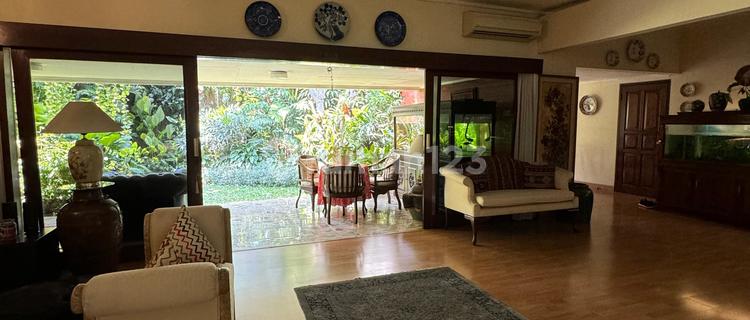 Rumah 1 Lantai Di Kemang Luas 990m2. Lebar Muka 30 Meter 1