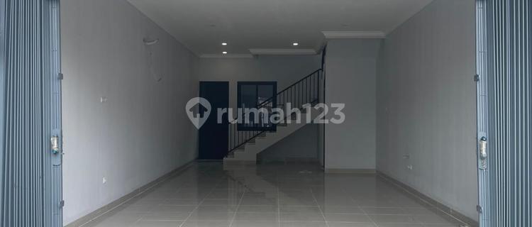 Nice 2.5-Storey Shop House by the Main Road in Pondok Kelapa, East Jakarta 1
