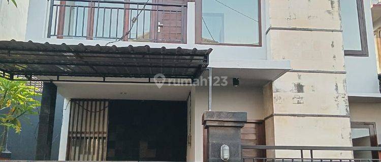 Dikontrakan Rumah Modern 2 Lantai Komplek Tertata Dan  Exlusive  Dengan  Lebar Jalan 8 Meter. 1