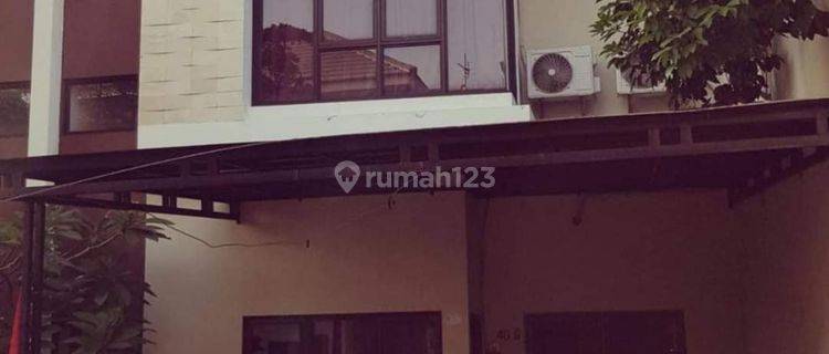 Rumah 2lantai Deket Stasiun Mrt 1