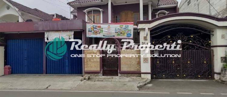 Rumah mewah  2 lt  dengan.kolam renang dan Gajebo di Duren Sawit Jakarta Timur 1