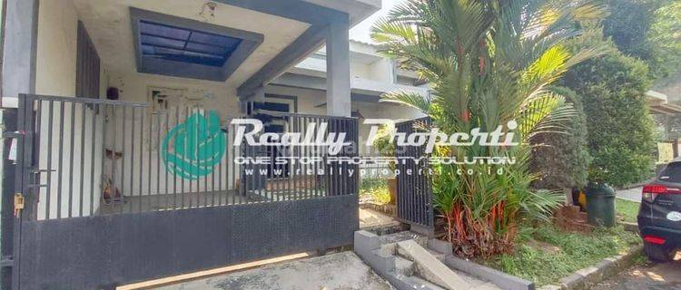 Disewakan Rumah Full Furnished Tinggal Bawa Koper Aja Di Cikunir Bekasi

 1