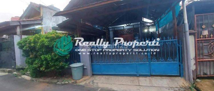 Dijual rumah 2 lantai BUTUH CEPAT , Siap huni , bebas banjir di Srengseng Sawah - Jagakarsa - Jakarta Selatan. 1