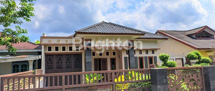 Rumah secondary cantik,mewah dan nyaman 1