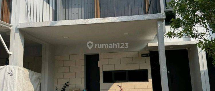 Dijual Rumah Siap Huni Rapi Terawat Shm Semi Furnish Lokasi Strategis Dekat Aeon Jgc Dekat Ikea Dekat Pintu Tol Cakung 2 Carport 1 Attic Room Ada Balcony 6 Unit Ac Cctv Bebas Banjir #bagusdarmawan 1
