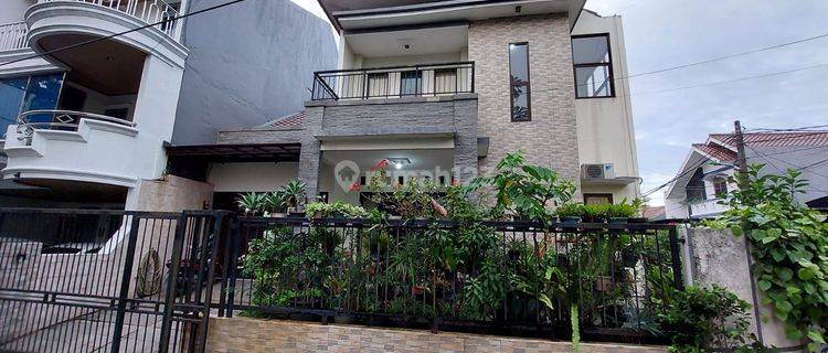 Dijual Rumah Kelapa Gading Bcs 2 Lantai Hoek Siap Huni Shm Bagus Hadap Barat 1