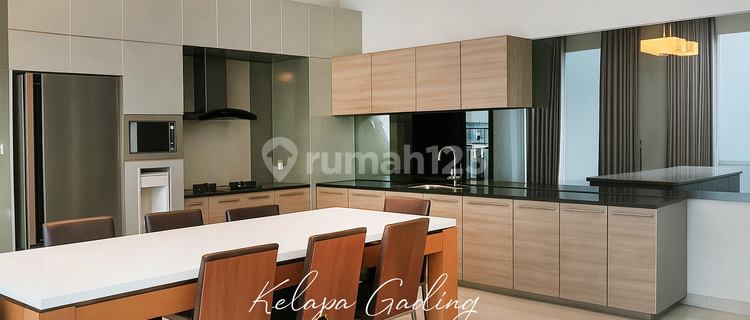 Cantik!! Rumah Lux 3 Lantai Siap Huni Kelapa Gading 1