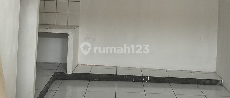 Kost Dekat Akses Transportasi 6 Kamar di Setu 1