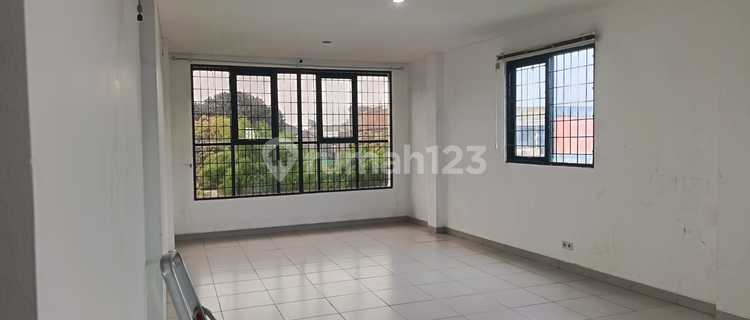 Shop House Near Health Facilities 2 Bedrooms in Tajur 1
