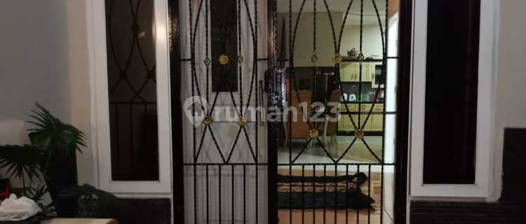 2-Story House Ready to Occupy, Flood-Free in Taman Pulo Indah, Penggilingan, Cakung, East Jakarta 1