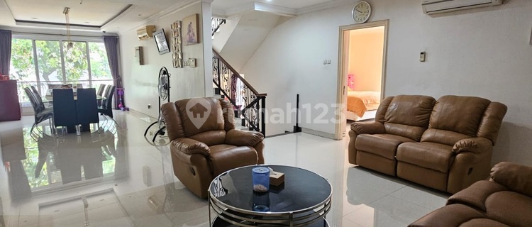 Dijual Rumak PIK Bukit Golf Mediterania Furnished 4LT Uk 288 m² at Jakarta Utara
 1
