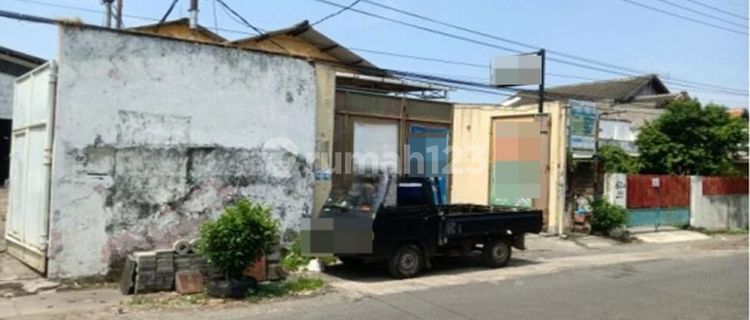 Gudang Nol Jalan Petemon Barat dekat Banyu Urip, Simo, Tidar 1