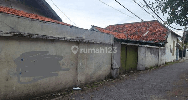 Rumah Bekas Pabrik Hitung Tanah Kalisari Lokasi Strategis Tengah Kota 1