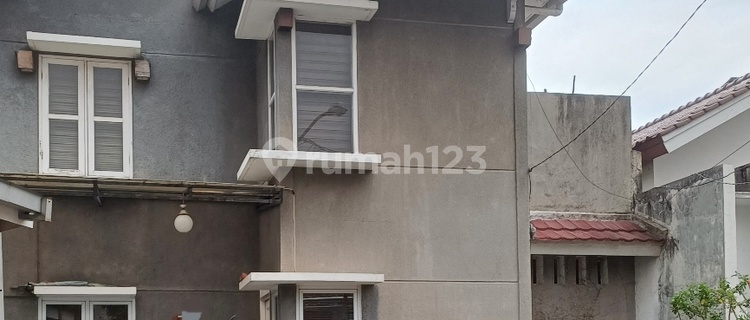 For Sale Ready-to-Occupy House in Sector 5 Bintaro Jaya 1