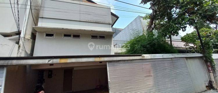 Rumah Unfurnished SHM di Jalan Ciniru, Kebayoran Baru Jakarta Selatan 1