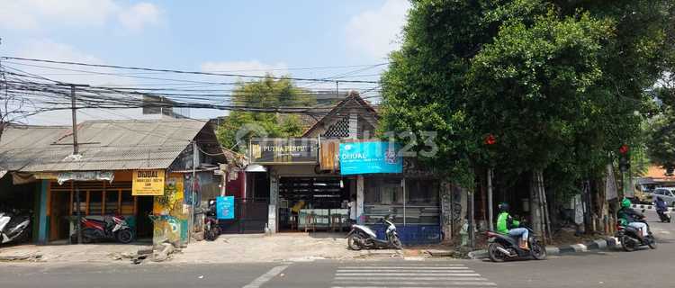 House on Pal Merah Barat Street, Kebayoran Lama, South Jakarta 1