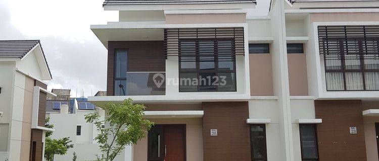 RUMAH 2 LANTAI DI BURGUNDY RESIDENCE, KAWASAN THE ORCHARD SUMMARECON BEKASI, DILENGKAPI AC + GORDEN, RUMAH TERAWAT & SIAP HUNI 1