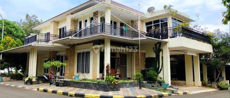 Jual Murah Rumah Hoek 2 Lantai Kondisi Bagus Semi Furnished Di Celebration Grande Dekat Mall Living World Grandwisata Bekasi 1