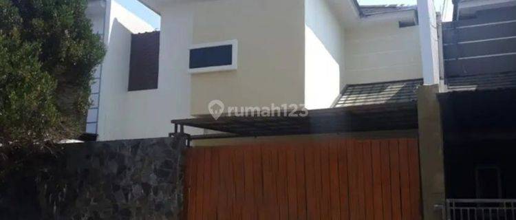 Rumah 2 lantai bagus dan siap huni di pusat kota Cianjur 1