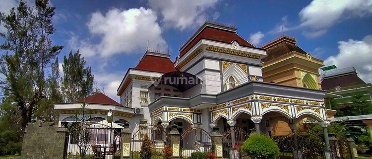 Villa Mewah Ada Private Pool Indoor Di Kota Bunga Puncak 1