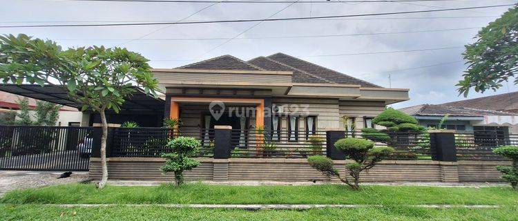 Dijual Rumah Super Lega, Jl. Satya Bakti P. Brayan, Medan Timur 1